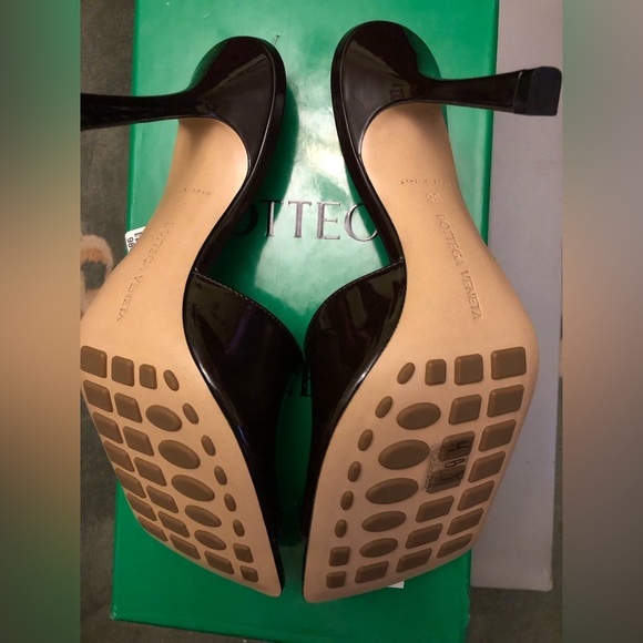 Bottega Veneta
Bottega Veneta Square Toe Sandals - Picture 11 of 16